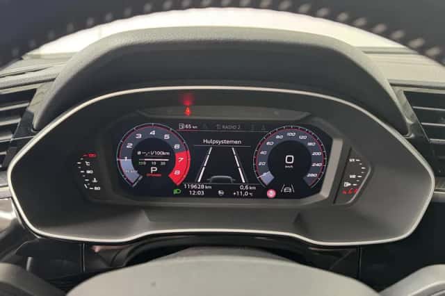 Audi Q3 (2020) thumbnail 4