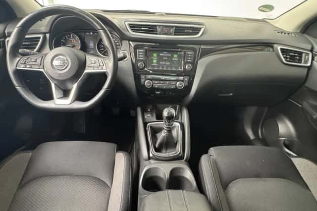 Nissan Qashqai (2021) thumbnail 3