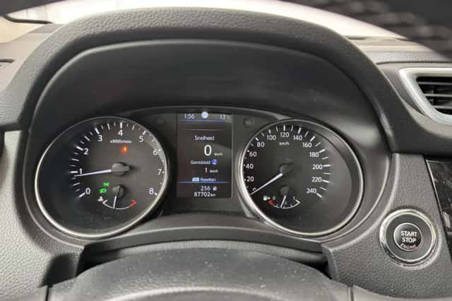 Nissan Qashqai (2021) thumbnail 4
