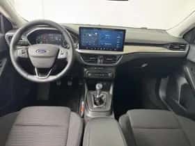 Ford Focus (2023) thumbnail 3