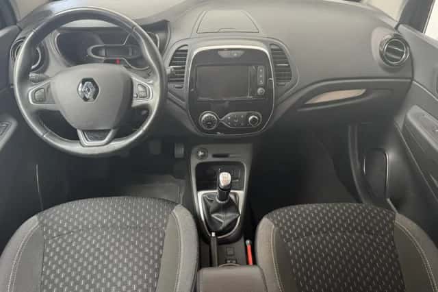 Renault Captur (2019) thumbnail 3