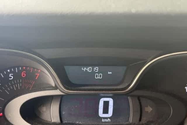 Renault Captur (2019) thumbnail 4