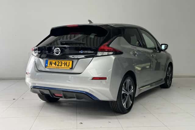 Nissan Leaf (2021) thumbnail 2