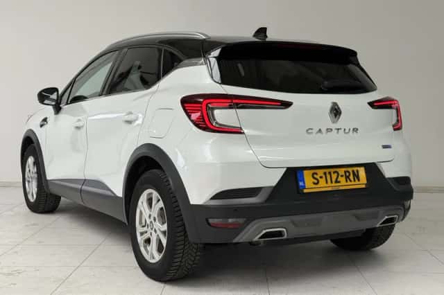 Renault Captur (2021) thumbnail 6
