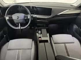 Opel Astra (2023) thumbnail 3