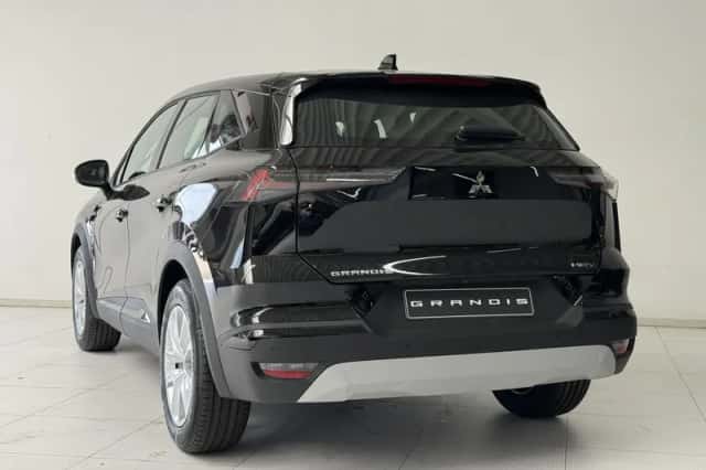 Mitsubishi Grandis (2026) thumbnail 6