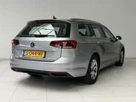 Volkswagen Passat (2023) thumbnail 2