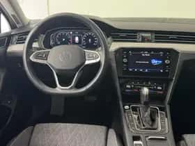 Volkswagen Passat (2023) thumbnail 11