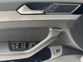 Volkswagen Passat (2023) thumbnail 15