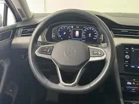 Volkswagen Passat (2023) thumbnail 17