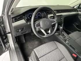 Volkswagen Passat (2023) thumbnail 22