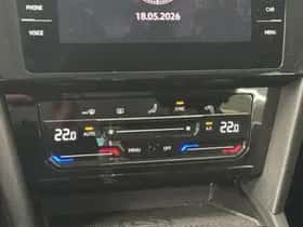 Volkswagen Passat (2023) thumbnail 23