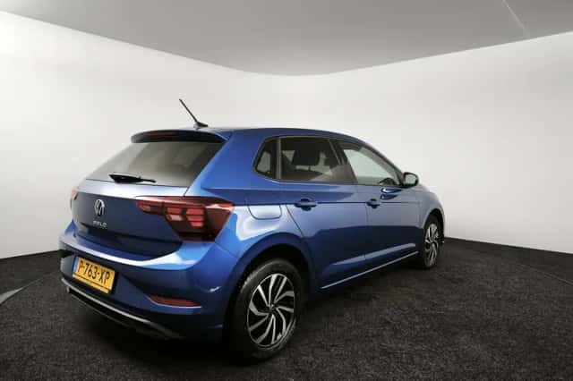 Volkswagen Polo (2022) thumbnail 2