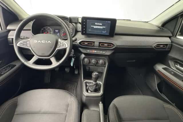 Dacia Sandero Stepway (2022) thumbnail 3