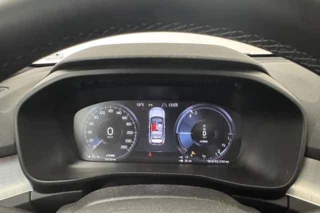 Volvo XC40 (2022) thumbnail 3