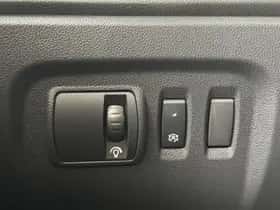 Renault Captur (2017) thumbnail 35