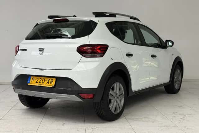 Dacia Sandero Stepway (2022) thumbnail 2