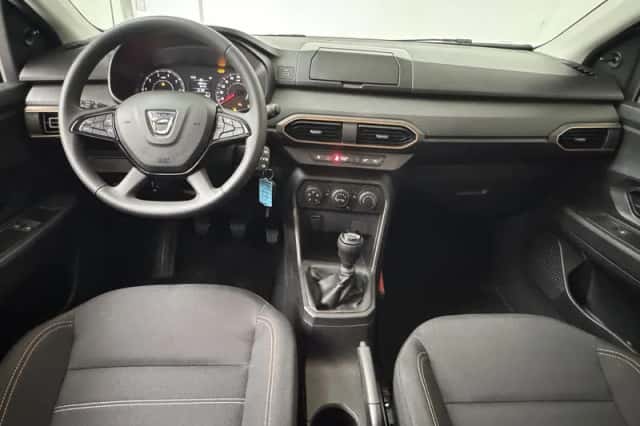 Dacia Sandero Stepway (2022) thumbnail 3