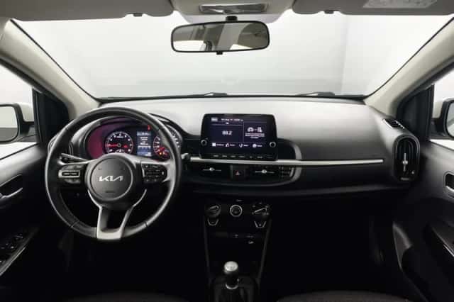 Kia Picanto (2023) thumbnail 3