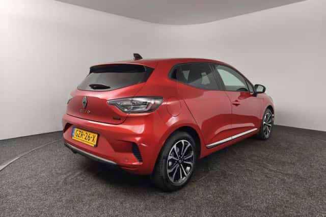 Renault Clio (2024) thumbnail 2