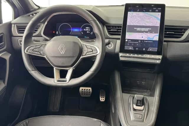 Renault Captur (2025) thumbnail 3