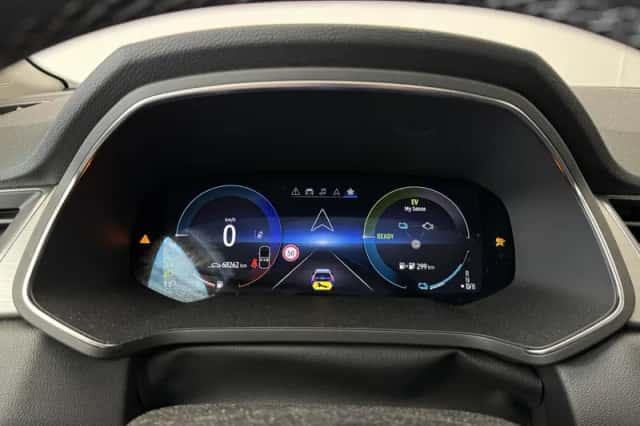 Renault Captur (2021) thumbnail 4