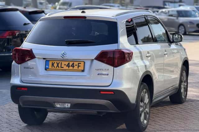 Suzuki Vitara (2021) thumbnail 3