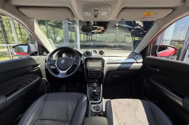 Suzuki Vitara (2021) thumbnail 3