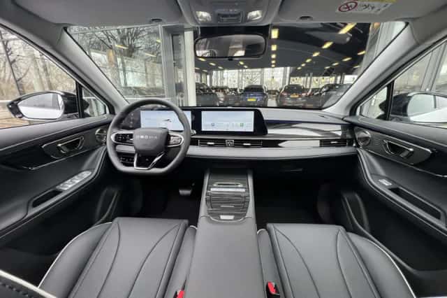 Omoda 5 EV (2026) thumbnail 3