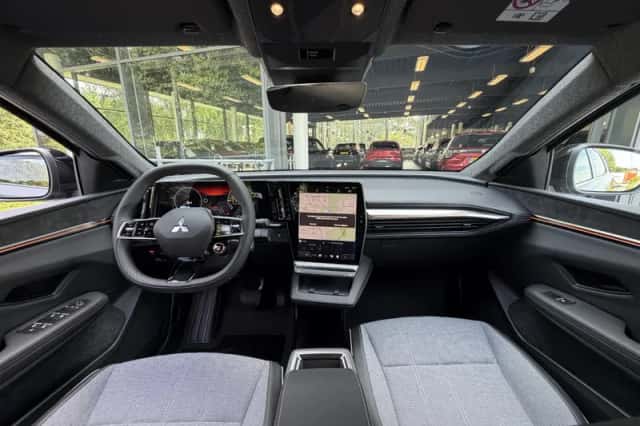 Mitsubishi Eclipse Cross (2026) thumbnail 3