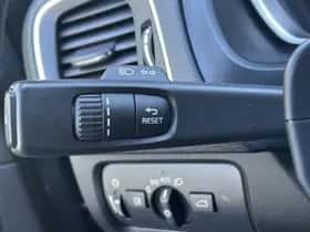 Volvo V40 (2019) thumbnail 24