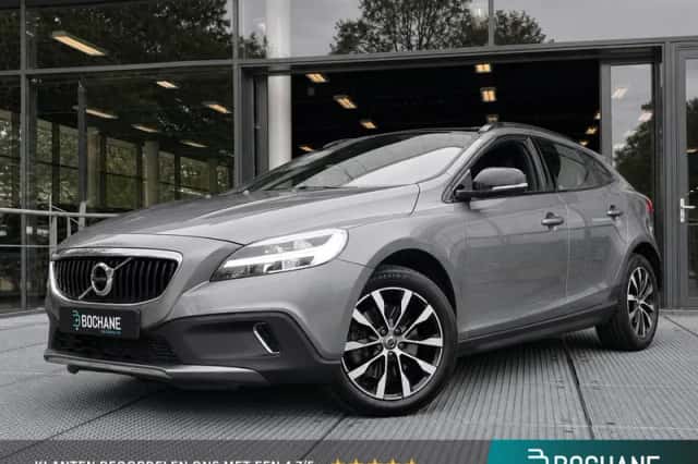 Volvo V40 (2019) thumbnail 1