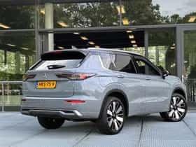Mitsubishi Outlander (2025) thumbnail 2