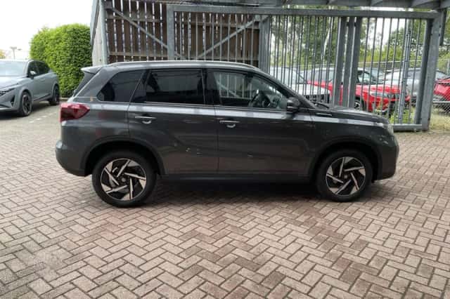 Suzuki Vitara (2025) thumbnail 6