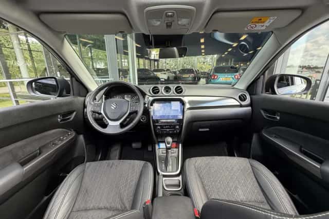 Suzuki Vitara (2025) thumbnail 3