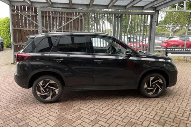 Suzuki Vitara (2025) thumbnail 6