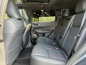 Mitsubishi Outlander (2026) thumbnail 8