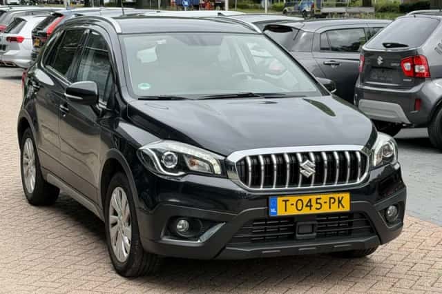 Suzuki S-Cross (2021) thumbnail 5