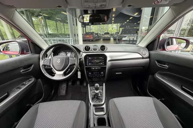 Suzuki Vitara (2022) thumbnail 3