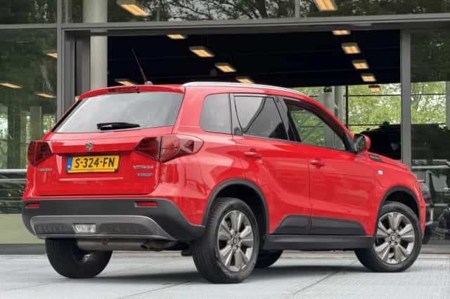 Suzuki Vitara (2022) thumbnail 2