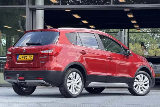 Suzuki S-Cross (2020) thumbnail 2