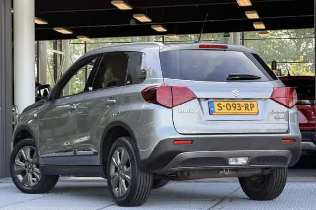 Suzuki Vitara (2023) thumbnail 6