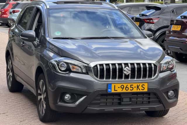 Suzuki S-Cross (2021) thumbnail 5