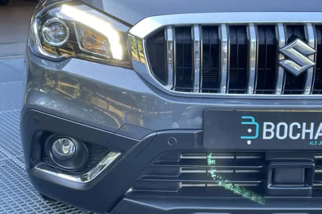 Suzuki S-Cross (2021) thumbnail 4