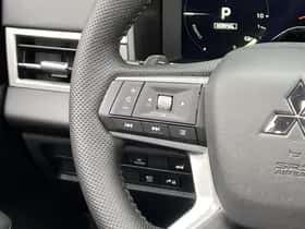 Mitsubishi Outlander (2026) thumbnail 21