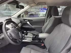 Mitsubishi Eclipse Cross (2019) thumbnail 14