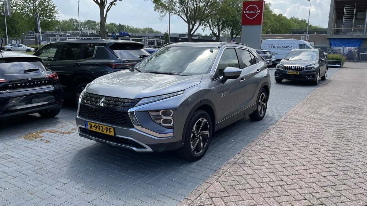 Mitsubishi Eclipse Cross (2022) — foto 1