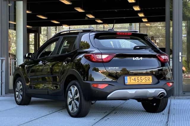 Kia Stonic (2023) thumbnail 6