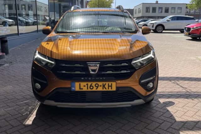 Dacia Sandero Stepway (2021) thumbnail 3