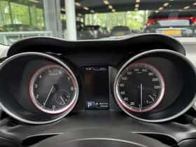 Suzuki Swift (2019) thumbnail 4